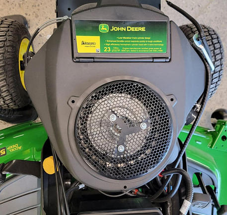 Image of John Deere X380 equipment image 3