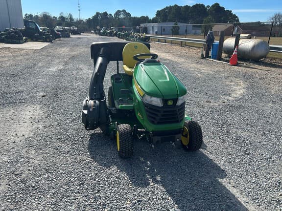 Image of John Deere X380 equipment image 3