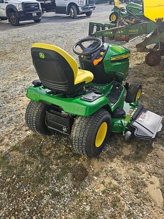 Image of John Deere X380 equipment image 3