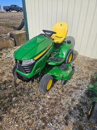 Image of John Deere X380 equipment image 1
