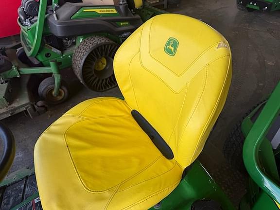 Image of John Deere X380 equipment image 3