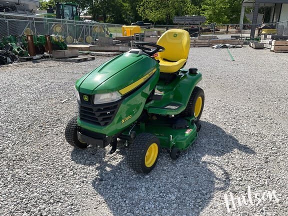 Image of John Deere X380 equipment image 4