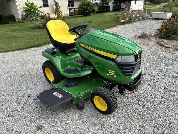 Image of John Deere X380 equipment image 3