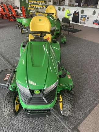 Image of John Deere X380 equipment image 4