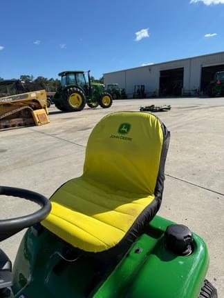 Image of John Deere X380 equipment image 4