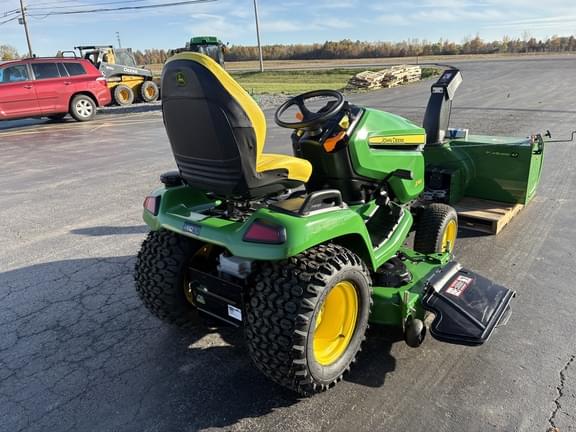 Image of John Deere X380 equipment image 3