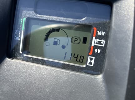 Image of John Deere X380 equipment image 4