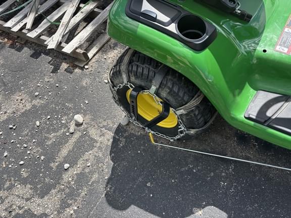 Image of John Deere X380 equipment image 3