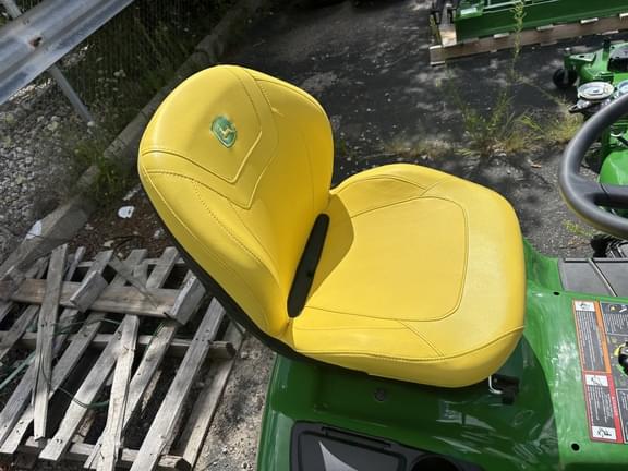 Image of John Deere X380 equipment image 1