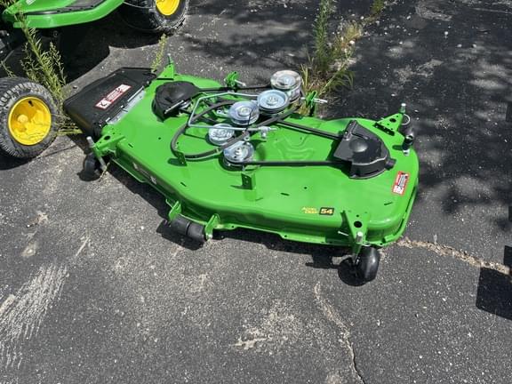 Image of John Deere X380 equipment image 4