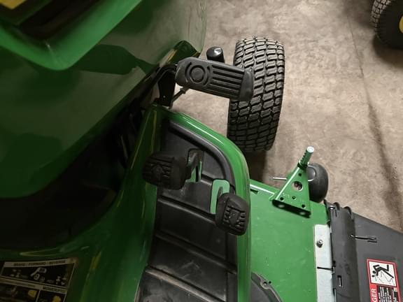 Image of John Deere X380 equipment image 4