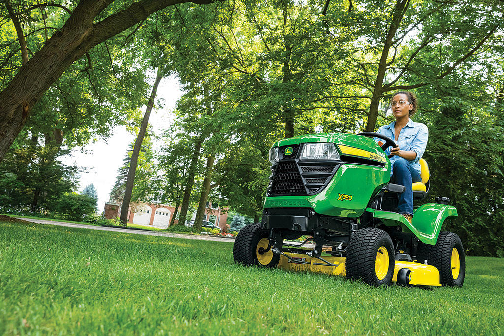 Image of John Deere X380 Image 0