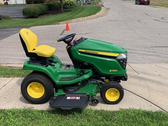 Image of John Deere X380 equipment image 4