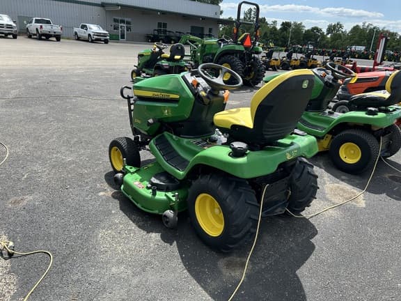 Image of John Deere X380 equipment image 3