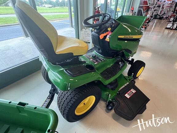 Image of John Deere X380 equipment image 1