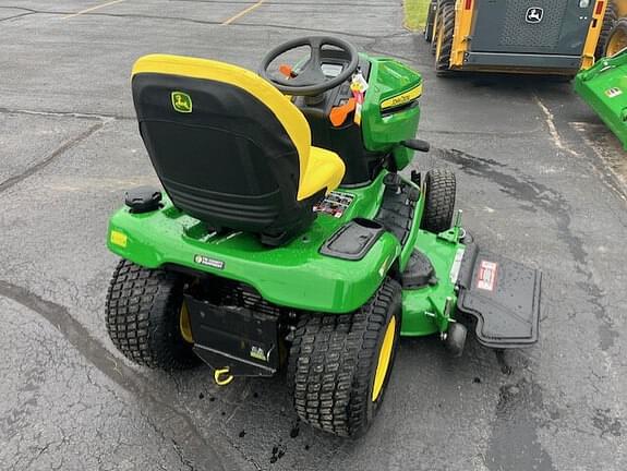 Image of John Deere X380 equipment image 4