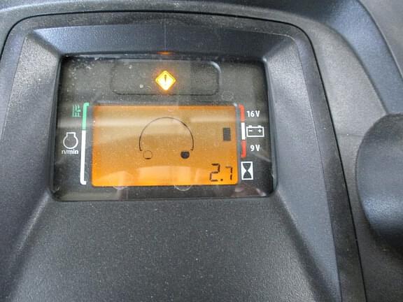 Image of John Deere X380 equipment image 4