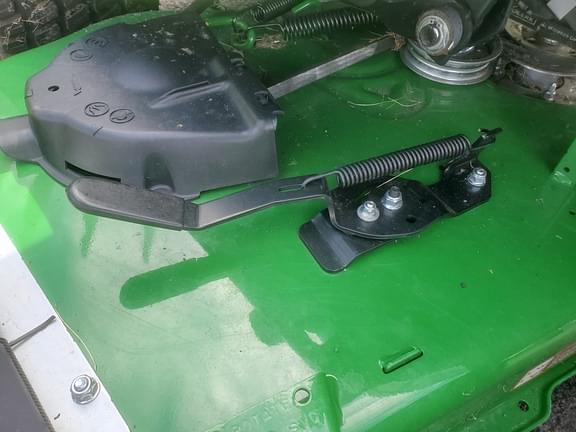 Image of John Deere X380 equipment image 2