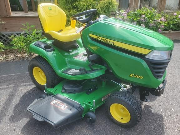 Image of John Deere X380 equipment image 4