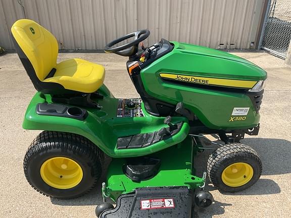 Image of John Deere X380 equipment image 1