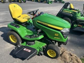 Image of John Deere X380 equipment image 1