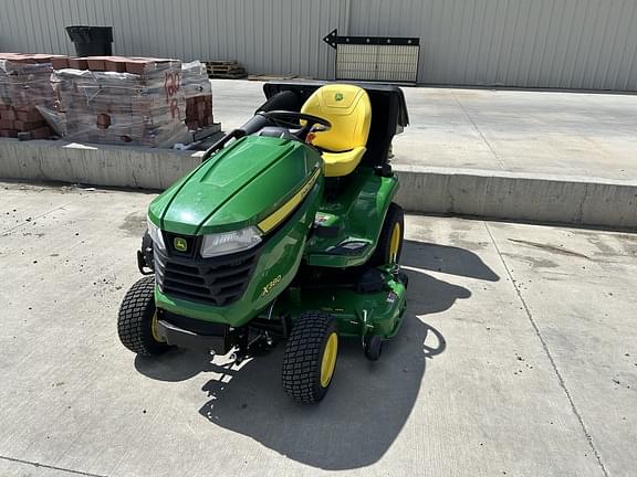 Image of John Deere X380 equipment image 1