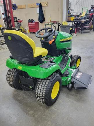 Image of John Deere X380 equipment image 4