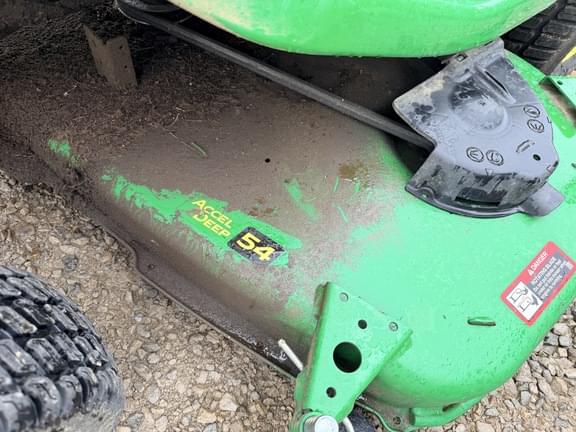 Image of John Deere X380 equipment image 3