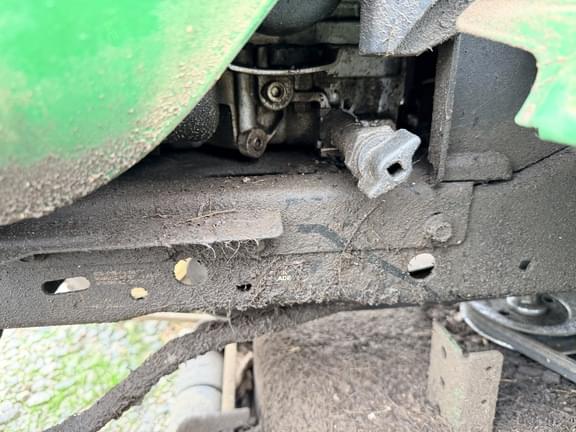 Image of John Deere X380 equipment image 4