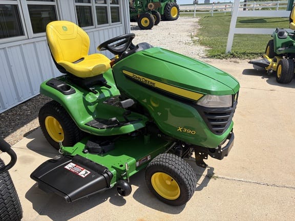 2024 John Deere X390 Equipment Image0