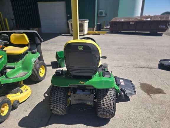 Image of John Deere X390 equipment image 3