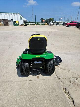 Image of John Deere X390 equipment image 4