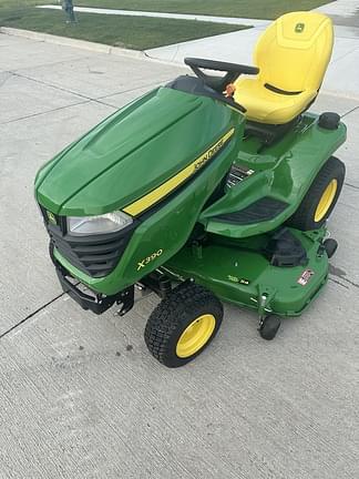 Image of John Deere X390 equipment image 1