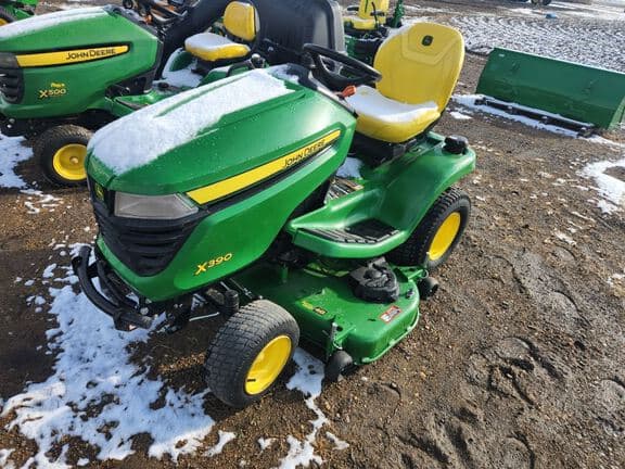 Image of John Deere X390 Image 0