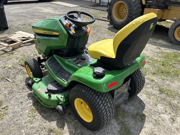 Image of John Deere X390 equipment image 3