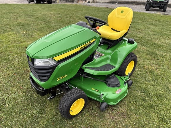 2024 John Deere X390 Equipment Image0