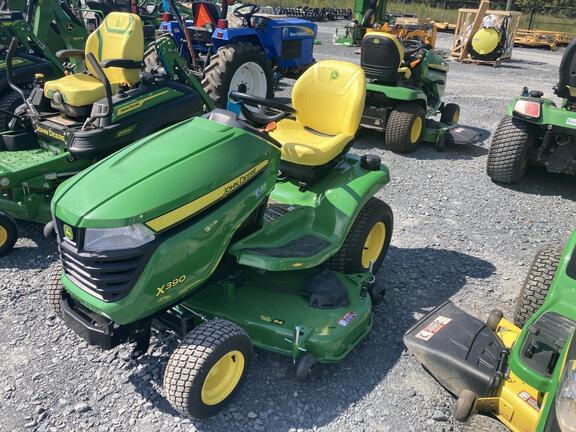 Image of John Deere X390 equipment image 1