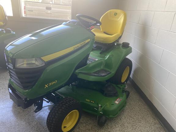 Image of John Deere X390 equipment image 2