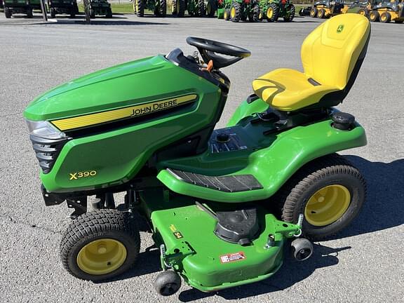 Image of John Deere X390 equipment image 1