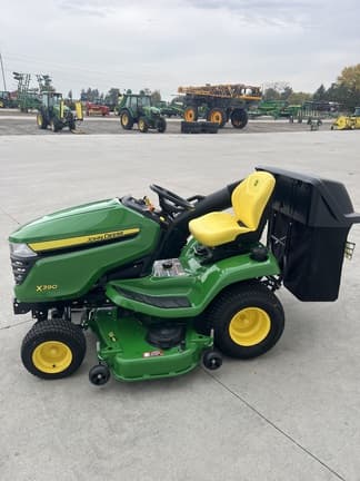 Image of John Deere X390 equipment image 4