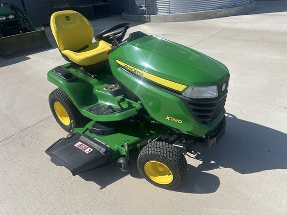 2024 John Deere X390 Equipment Image0