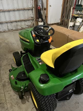 Image of John Deere X390 equipment image 1