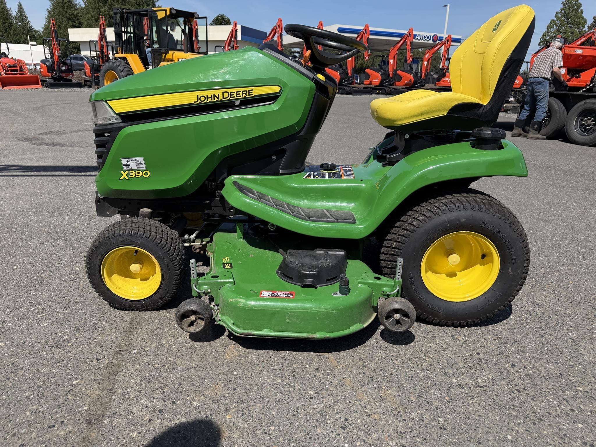 2024 John Deere X390 Equipment Image0