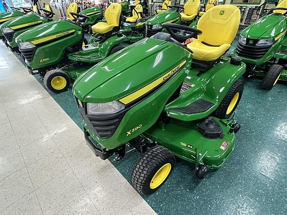 Image of John Deere X390 equipment image 2