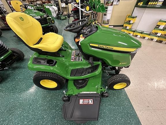 Image of John Deere X390 equipment image 4