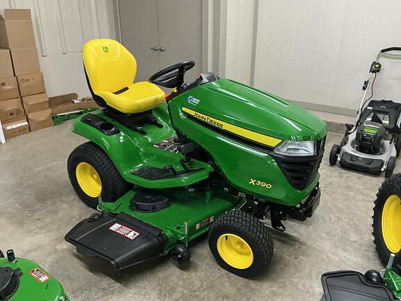 Image of John Deere X390 equipment image 4