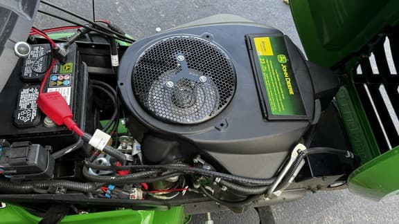 Image of John Deere X390 equipment image 4
