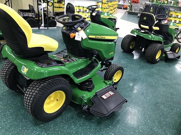 Image of John Deere X390 equipment image 3