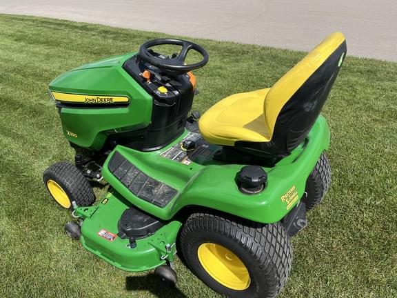 Image of John Deere X390 equipment image 4