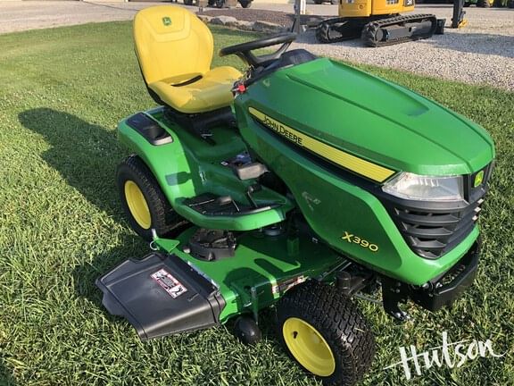 2024 John Deere X390 Equipment Image0